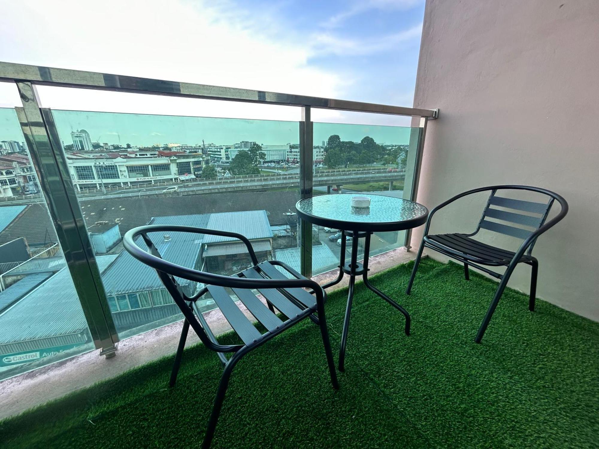 Roxy Apartment Kuching Luaran gambar